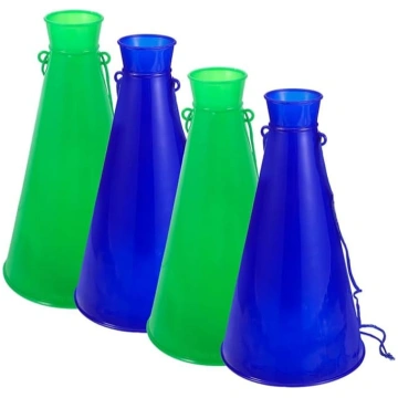 4 gab. iepakojums – mazs plastmasas megafons, pārn