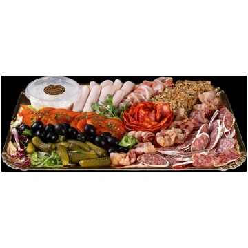 Vītinātas un kūpinātas gaļas uzkodu plate
