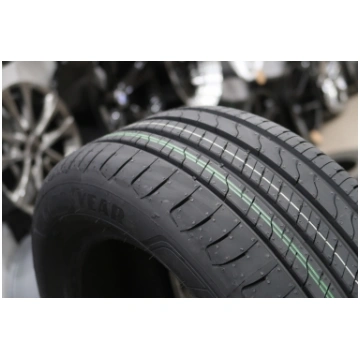 GOODYEAR EFFICIENTGRIP PERFORMANCE 2 - 235/60 R20 