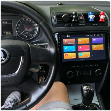 Android multivides planšetdators LATVIŲ: SKODA OCT