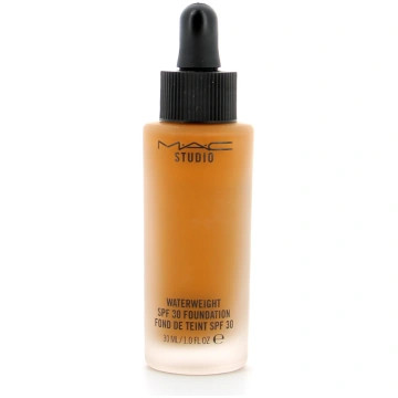 MAC Studio Waterweight Vitamin E Long Lasting Liqu