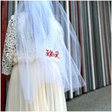 Simple wedding veil - Milk white / 300cm long / Wi