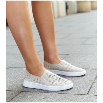 Bēšas Hilal Slip-On kedas SOLEA