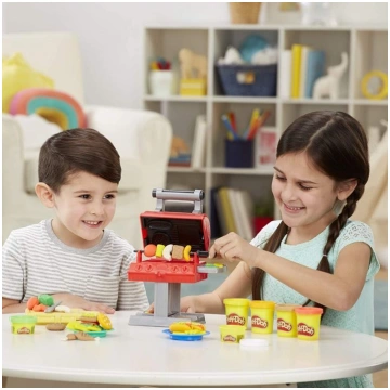 F0652 Play-Doh Kitchen Creations Grill n Stamp Pla