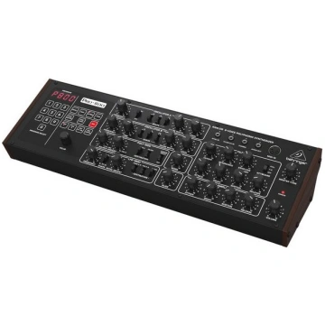 Behringer PRO-800 Sintezators 4033653032179