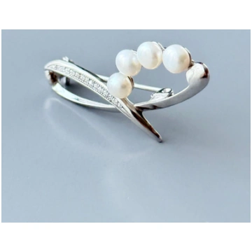 Sudraba broša ar dabīgiem upes pērlēm