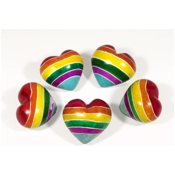 Cuore arcobaleno in pietra saponaria 4 x 4 cm