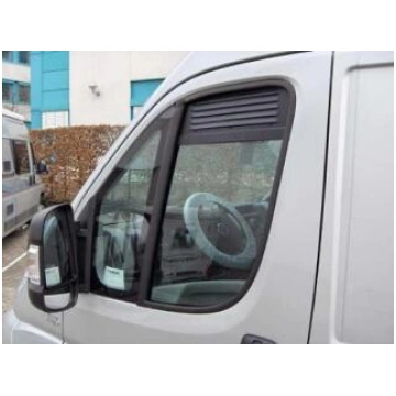 Fiat Ducato no 2002-2006, priekšējo logu ventilāci