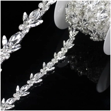 PEARLY JUN 2 jardi Rhinestone Trim Chain Silver Di