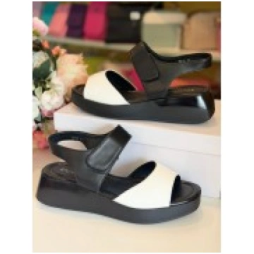 Sandales uz platformas Aotoria W170