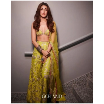 Rhea Chakraborty in Golconda Sukoon Pant Set - XL 