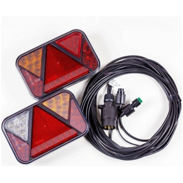 Komplektā: Fristom FT-270 LED piekabes aizmugurēji