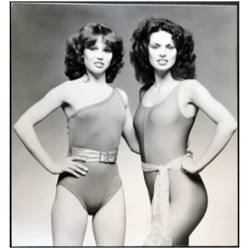 Sally e Sandra Nicholson anni 70 Ft 35151 - Stampa
