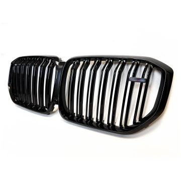 BMW X5 G05 melnas radiatora restes M-Performance a