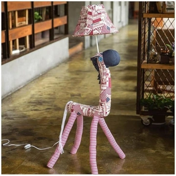 Stāvlampa Stāvlampa Jaukā stāvlampa zirga formā ar